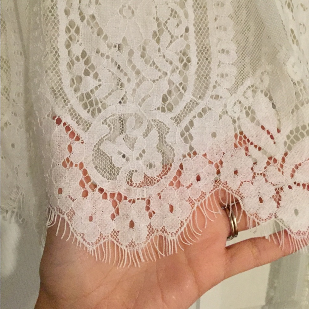HOST PICK Tobi white lace crop top. - Picture 8 of 9